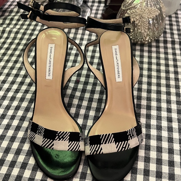 DESIGNER HERRINGBONE ANKLE STRAP - LEOPARD PRINT - ACRYLIC  BLOCK STILETTO HEEL - Picture 1 of 8